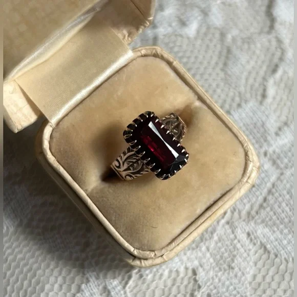 Antique Emerald Cut Garnet Ring, 14K Gold Engraved Claw Setting, Victorian